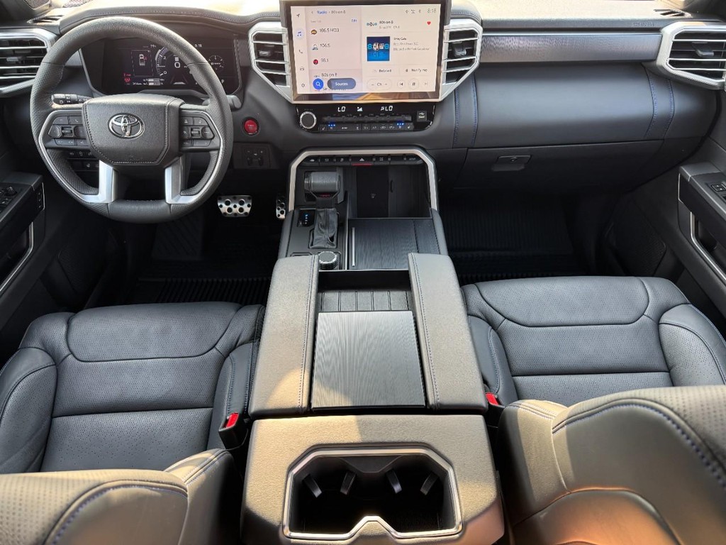 Toyota Tundra 4WD Vehicle Image 14