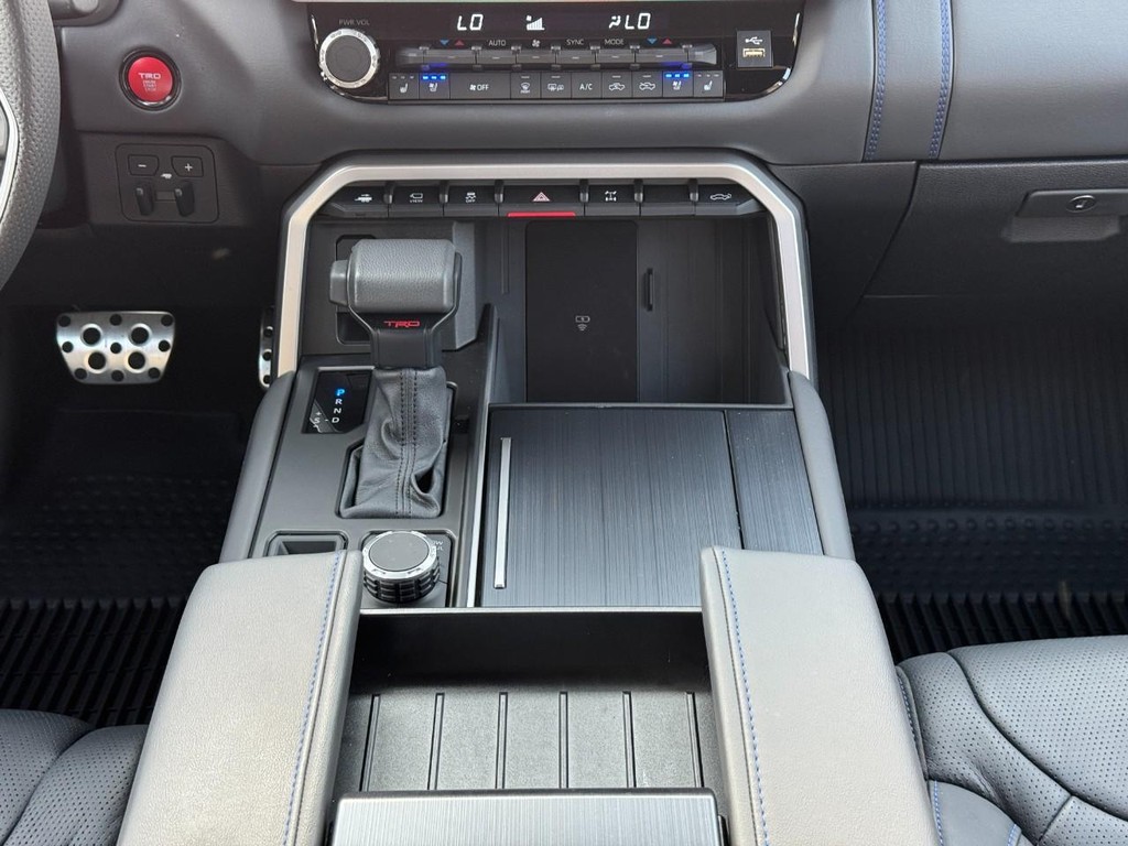 Toyota Tundra 4WD Vehicle Image 17