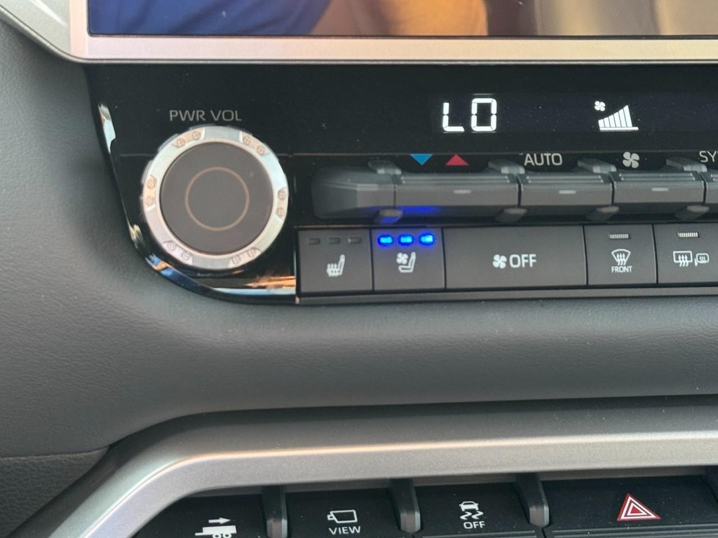 Toyota Tundra 4WD Vehicle Image 26