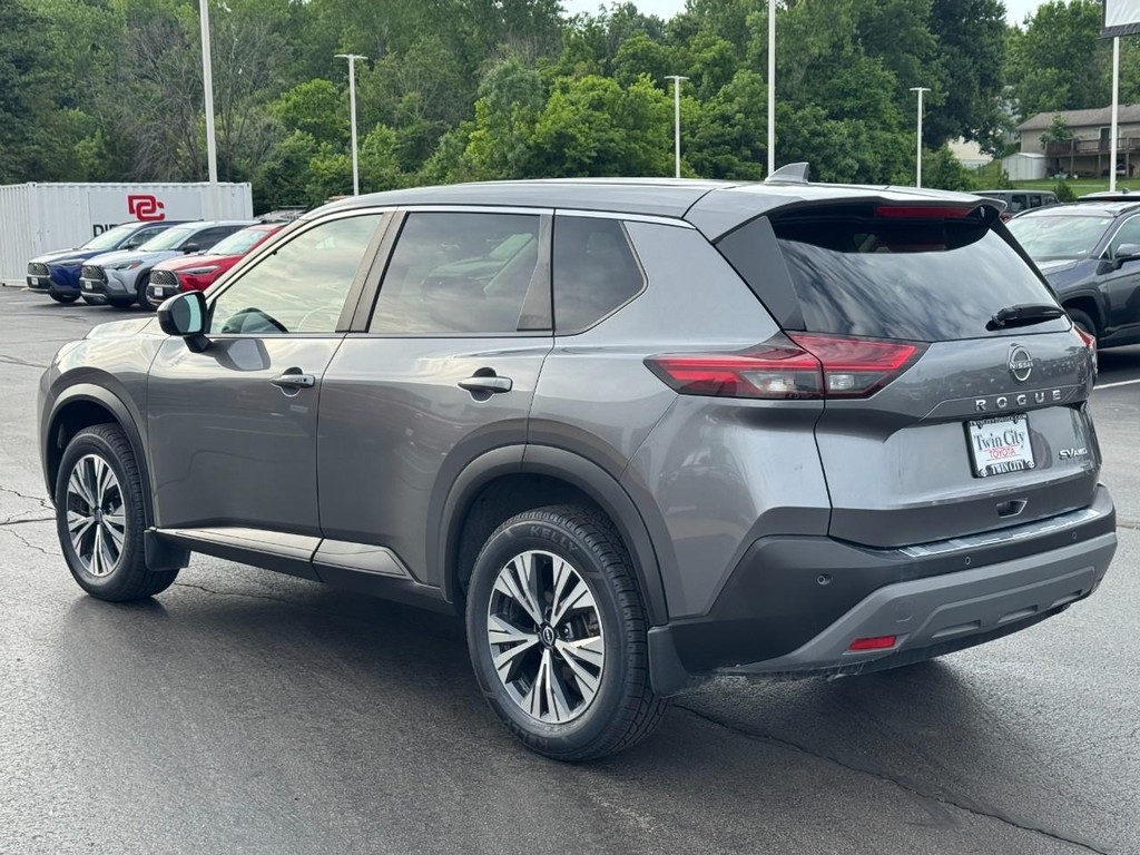 Nissan Rogue Vehicle Image 4