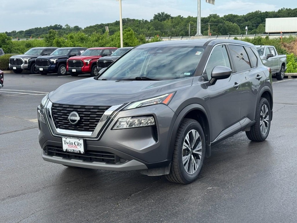Nissan Rogue Vehicle Image 5