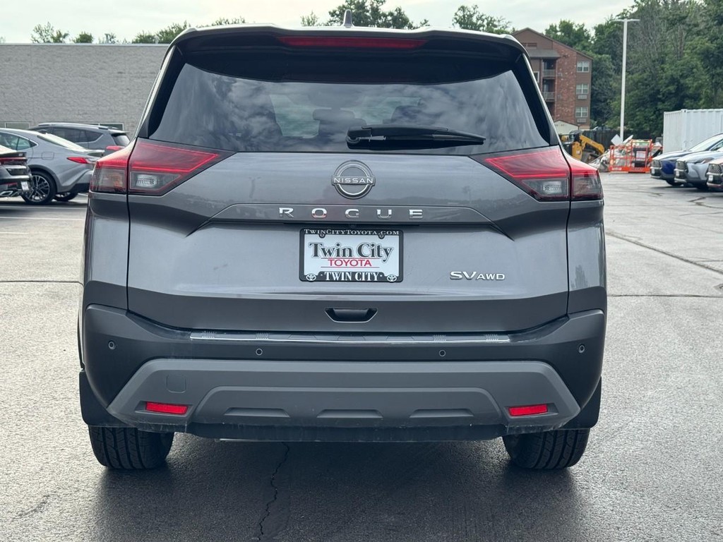 Nissan Rogue Vehicle Image 7
