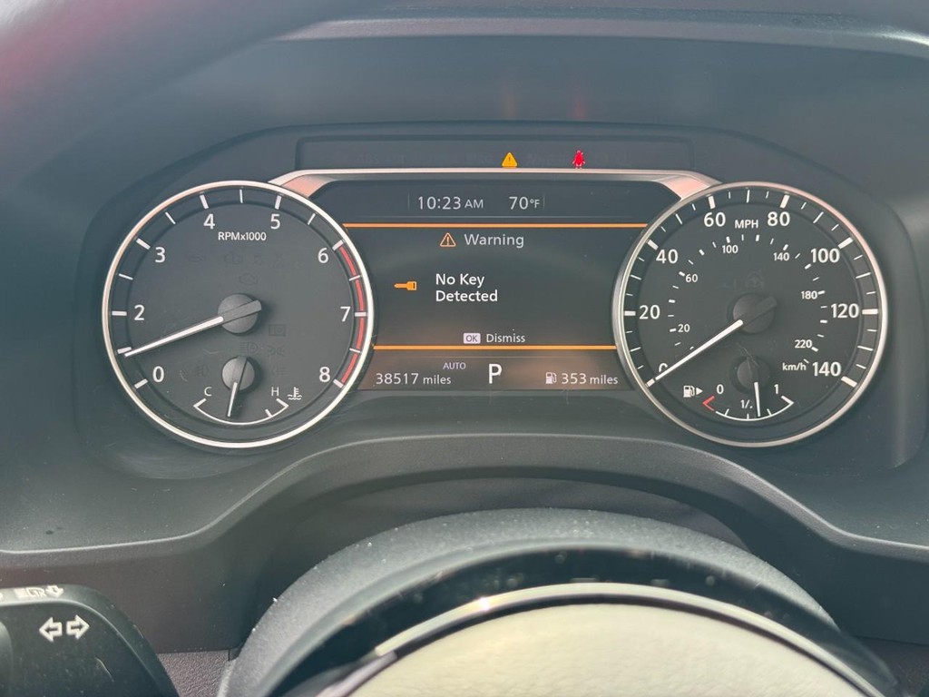 Nissan Rogue Vehicle Image 19