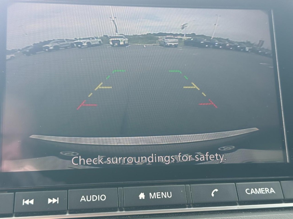 Nissan Rogue Vehicle Image 21
