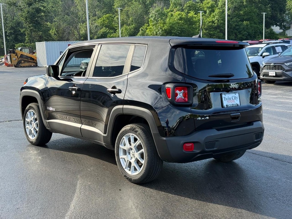 Jeep Renegade Vehicle Image 6