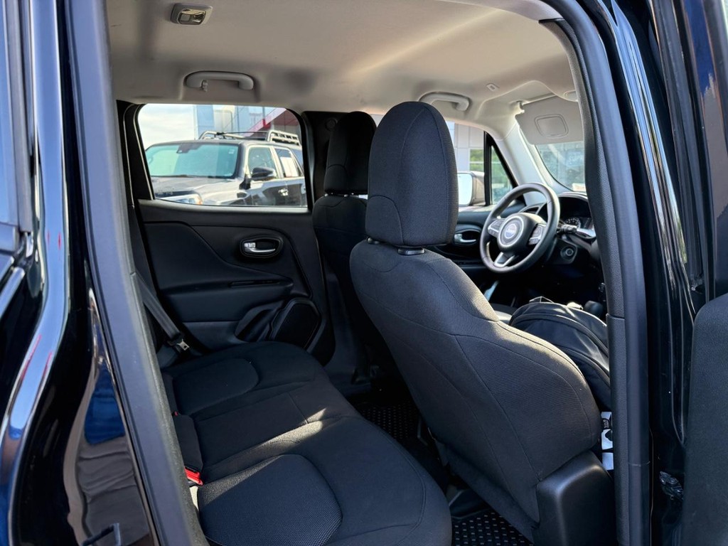 Jeep Renegade Vehicle Image 10