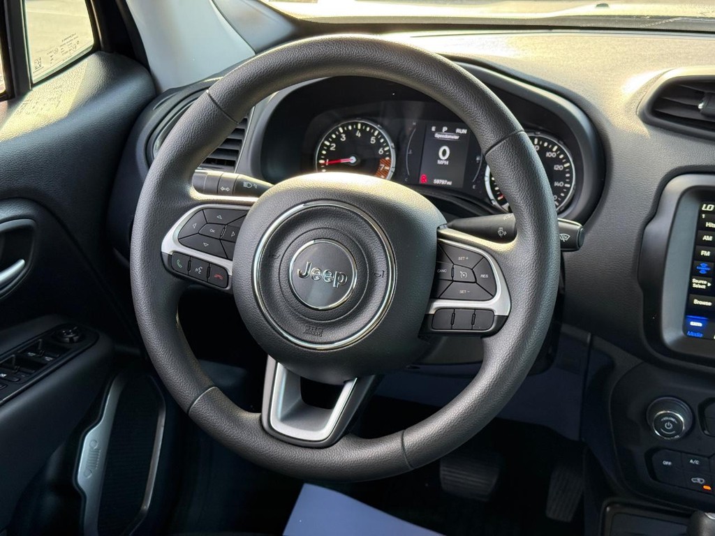 Jeep Renegade Vehicle Image 12