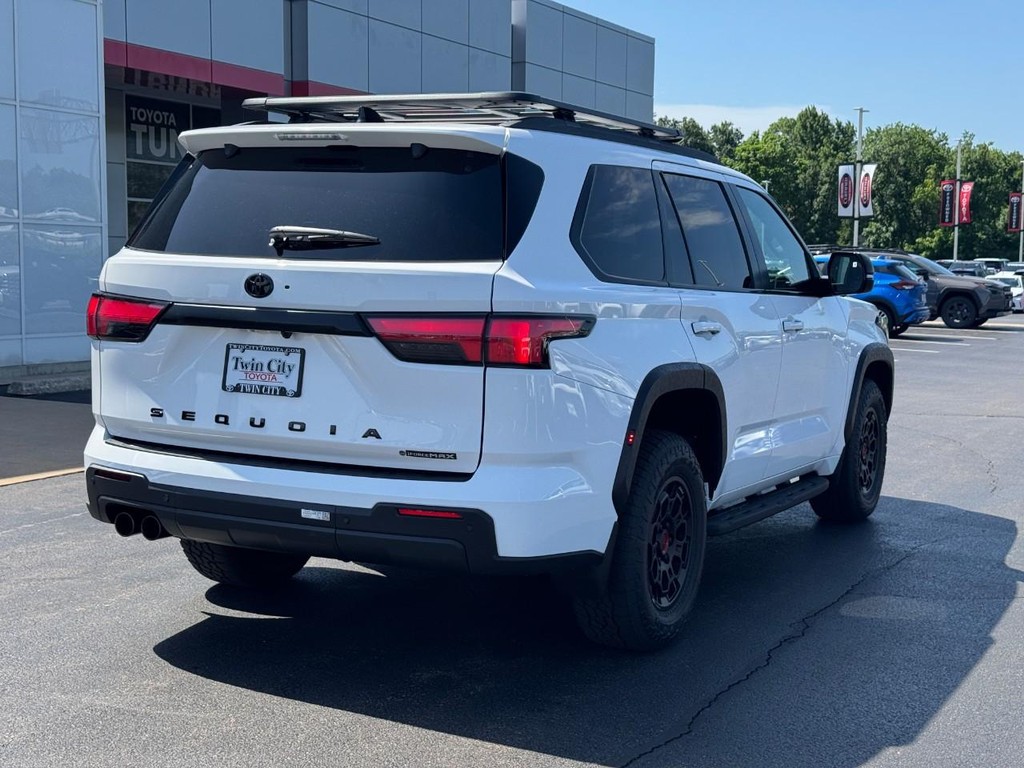 Toyota Sequoia Vehicle Image 3