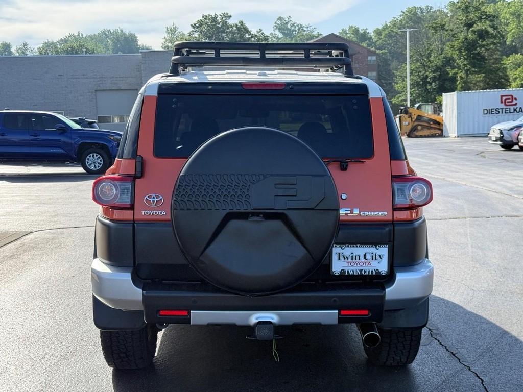 Toyota FJ Cruiser Vehicle Image 5