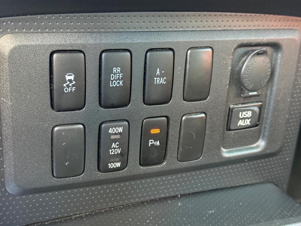 Toyota FJ Cruiser Vehicle Image 20