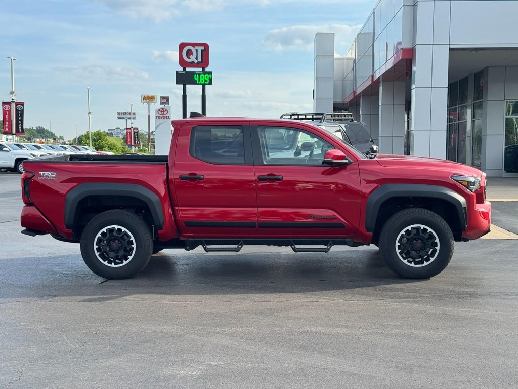 Toyota Tacoma 4WD Vehicle Image 2