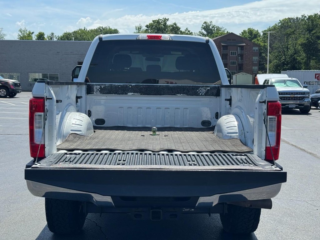 Ford Super Duty F-250 SRW Vehicle Image 4
