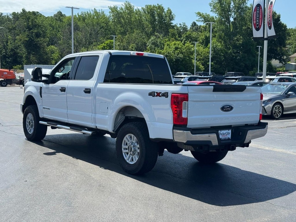 Ford Super Duty F-250 SRW Vehicle Image 6