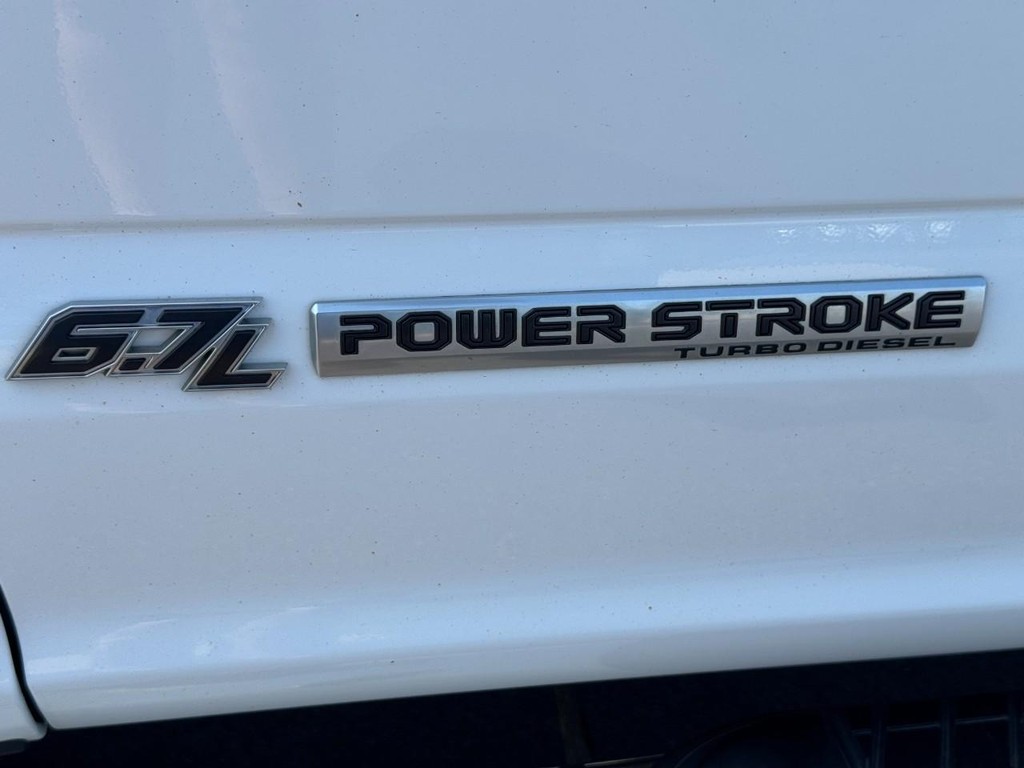 Ford Super Duty F-250 SRW Vehicle Image 8