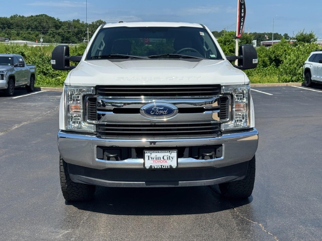 Ford Super Duty F-250 SRW Vehicle Image 11