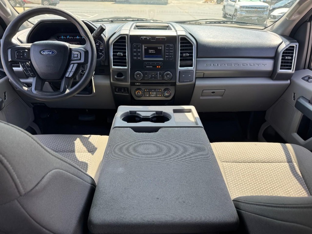 Ford Super Duty F-250 SRW Vehicle Image 12