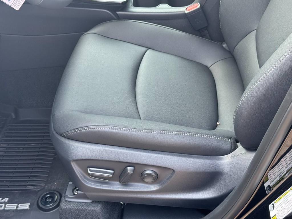 Toyota Corolla Cross Vehicle Image 12