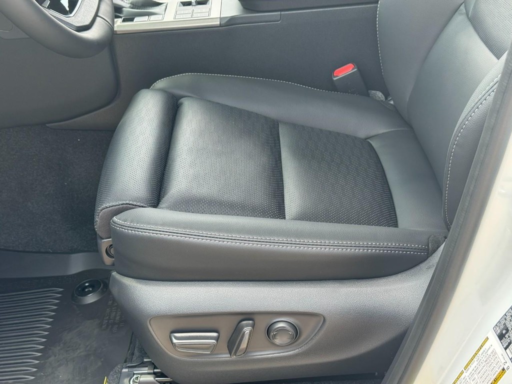 Toyota Land Cruiser Vehicle Image 15