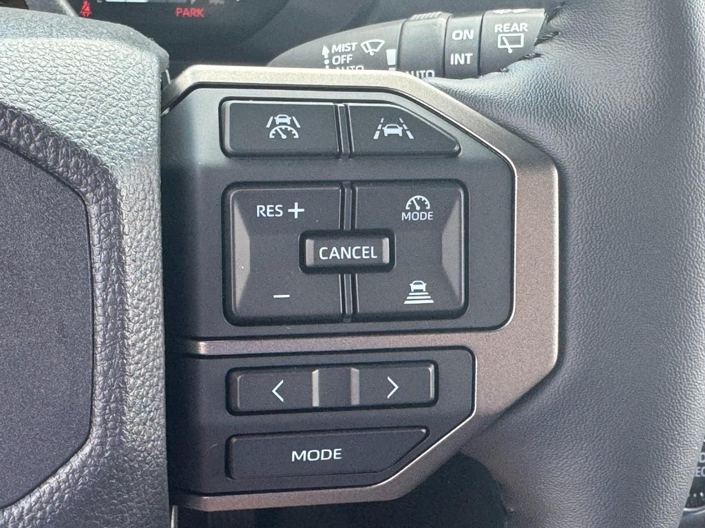 Toyota Land Cruiser Vehicle Image 17