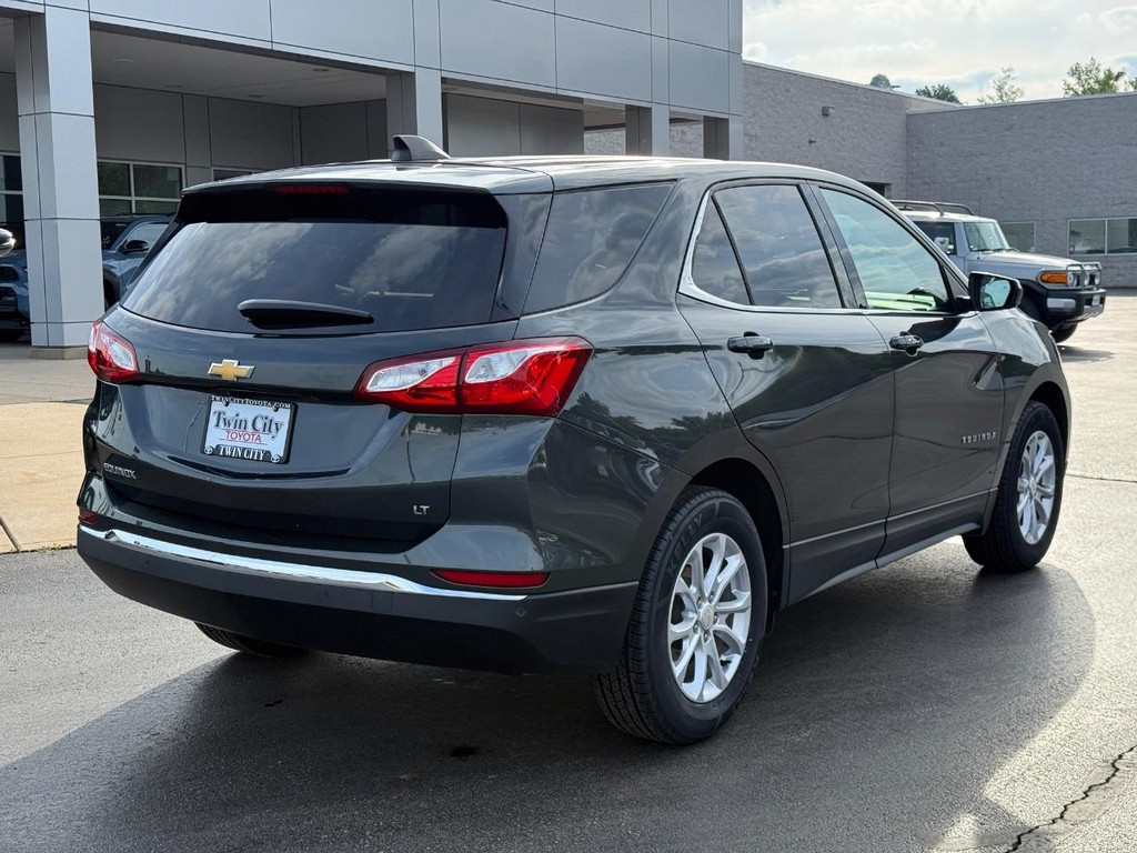 Chevrolet Equinox Vehicle Full-screen Gallery Image 03