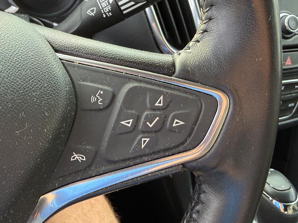 Chevrolet Equinox Vehicle Full-screen Gallery Image 19