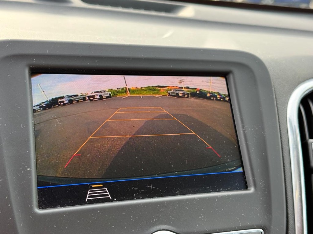 Chevrolet Equinox Vehicle Full-screen Gallery Image 22