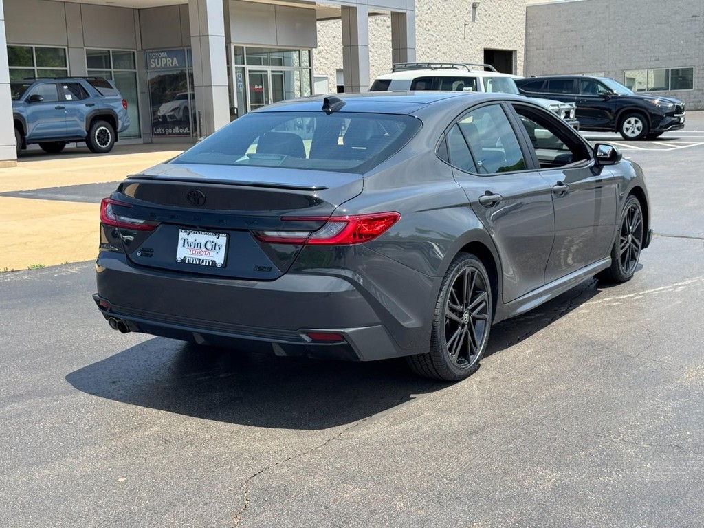 Toyota Camry Vehicle Image 3
