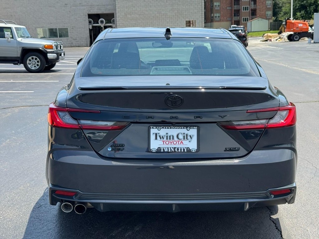 Toyota Camry Vehicle Image 7