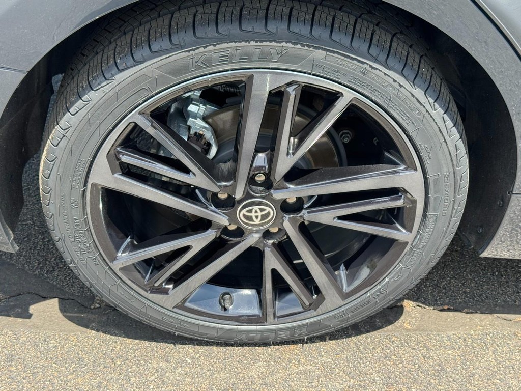 Toyota Camry Vehicle Image 11