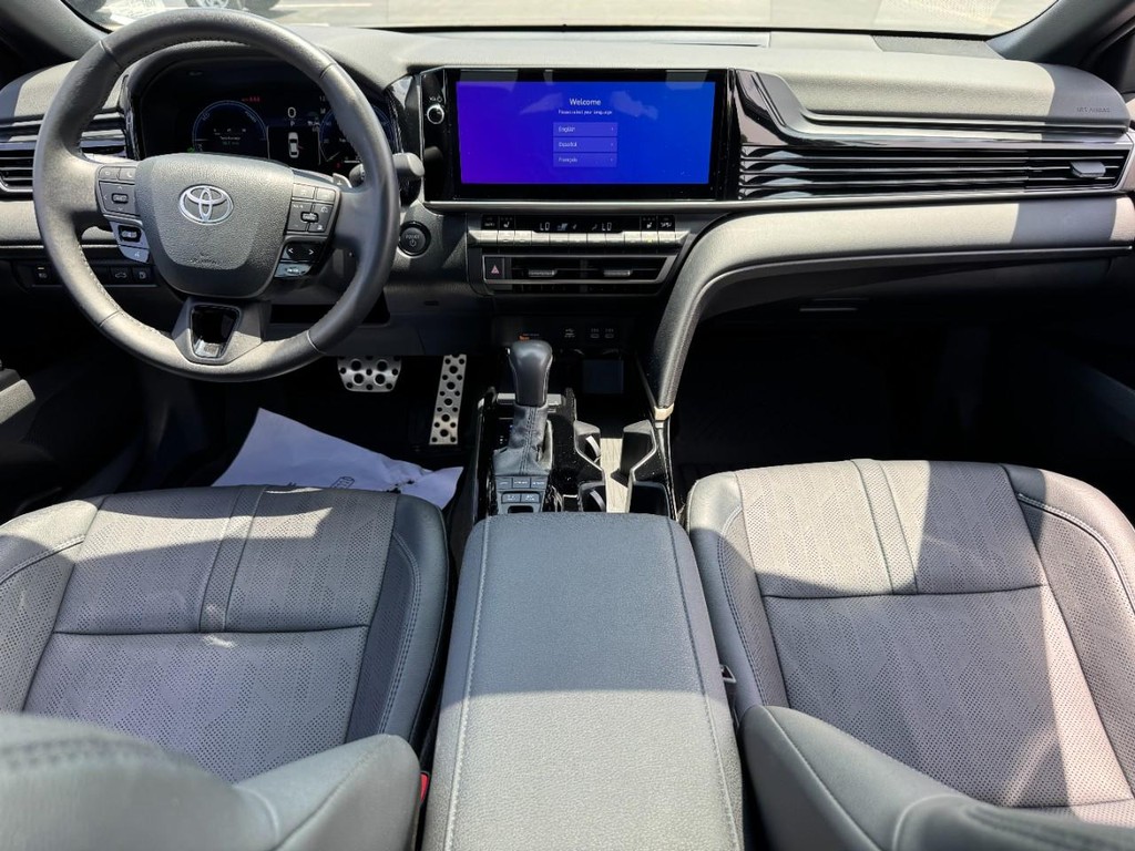 Toyota Camry Vehicle Image 14