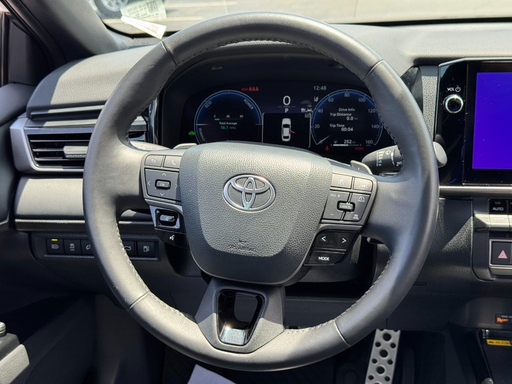 Toyota Camry Vehicle Image 15