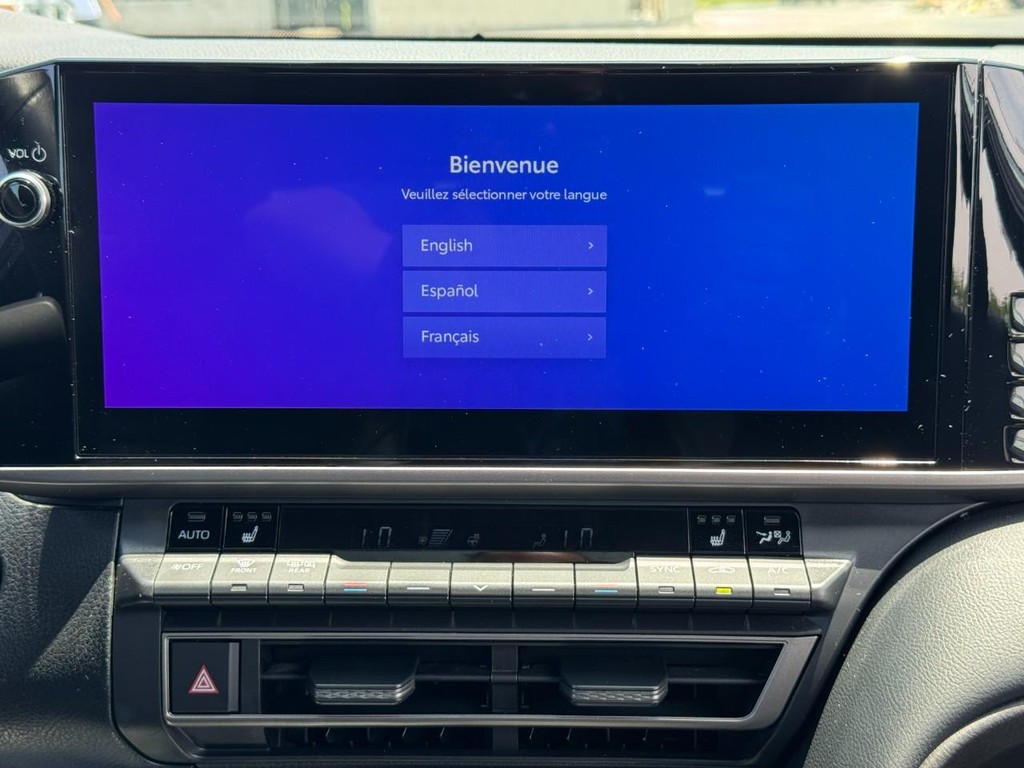 Toyota Camry Vehicle Image 16