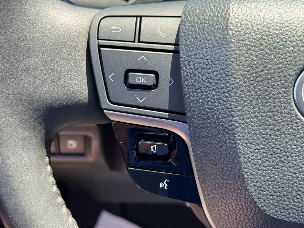 Toyota Camry Vehicle Image 20