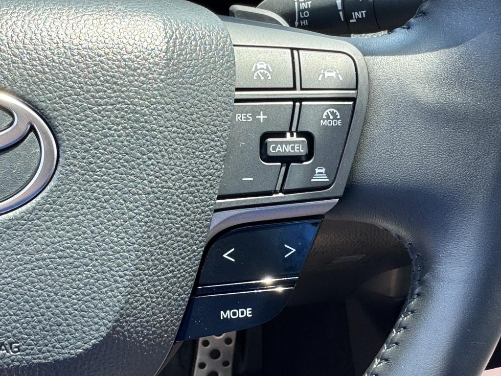 Toyota Camry Vehicle Image 21