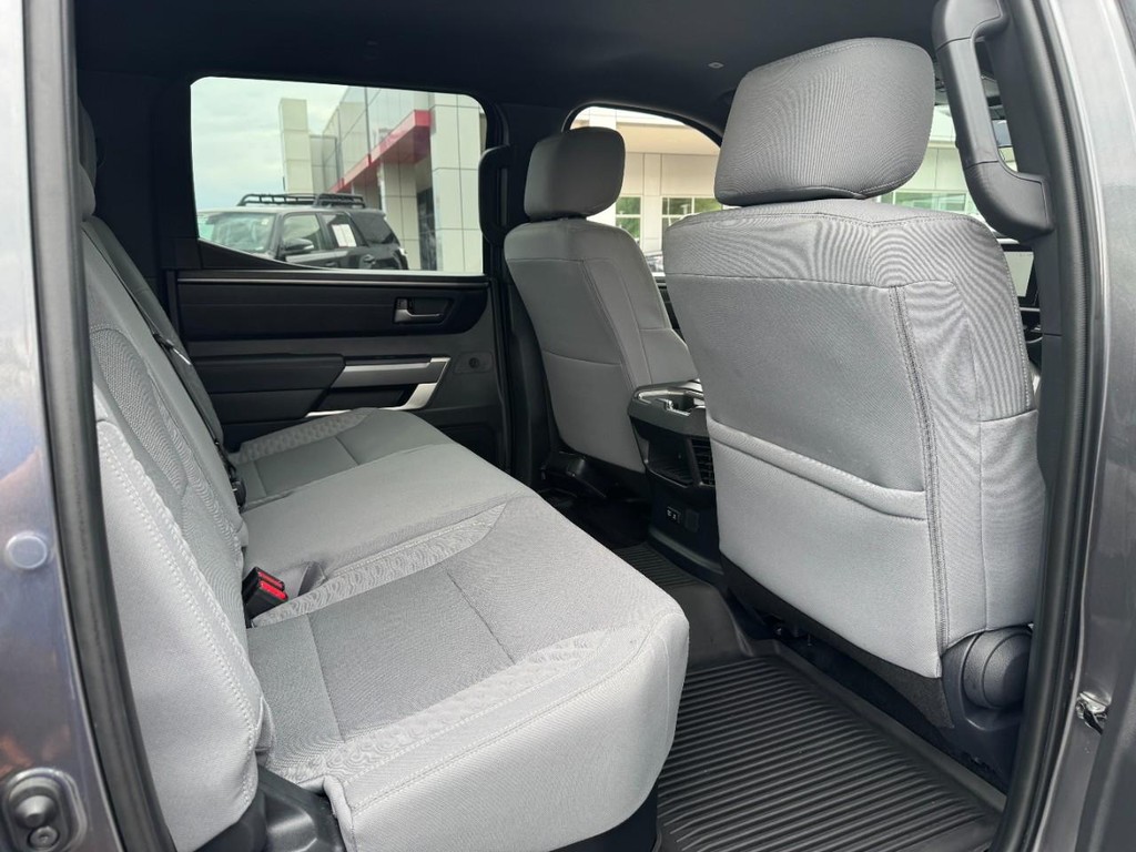 Toyota Tundra 4WD Vehicle Image 11