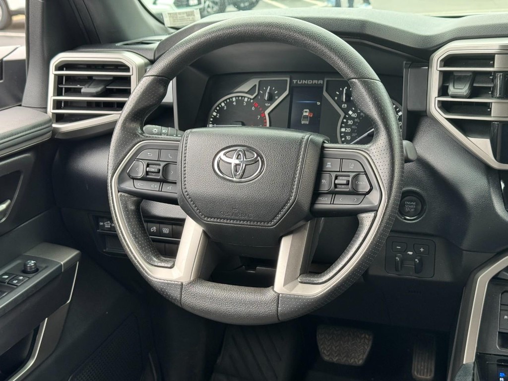 Toyota Tundra 4WD Vehicle Image 13