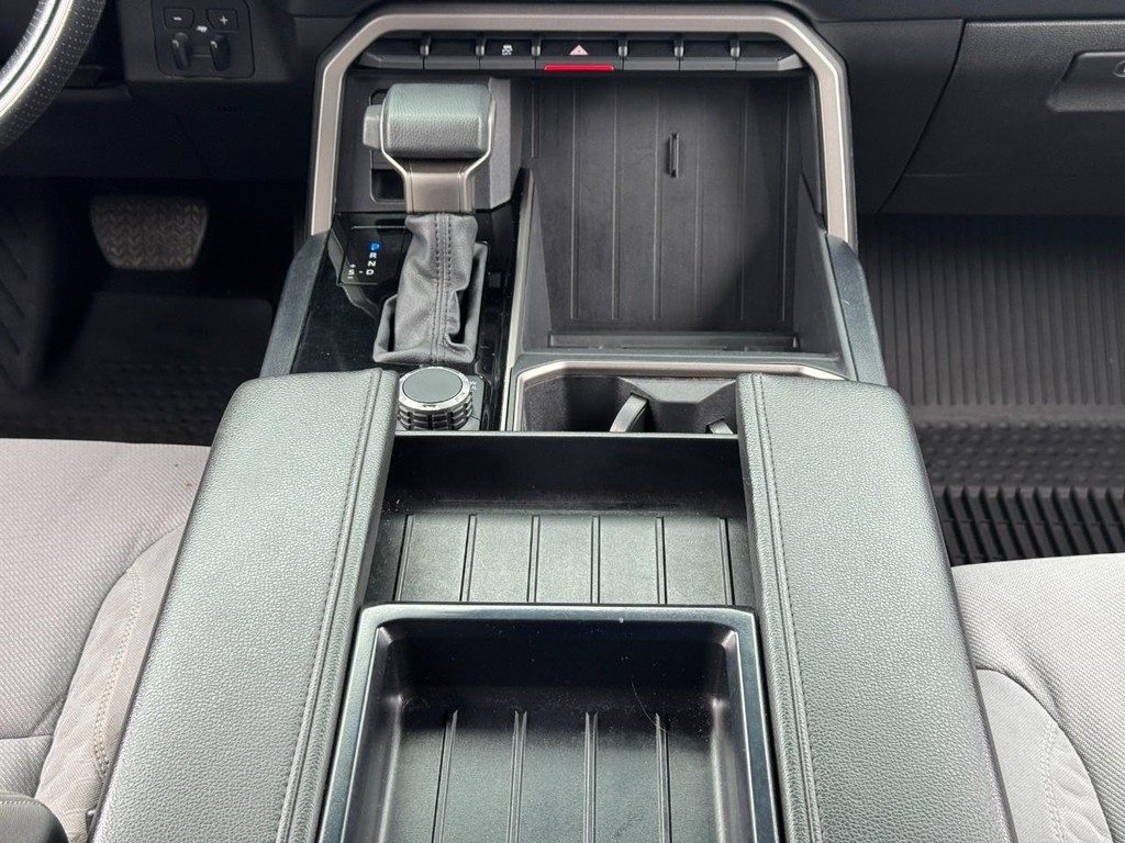 Toyota Tundra 4WD Vehicle Image 15