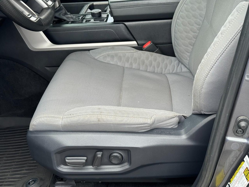 Toyota Tundra 4WD Vehicle Image 17