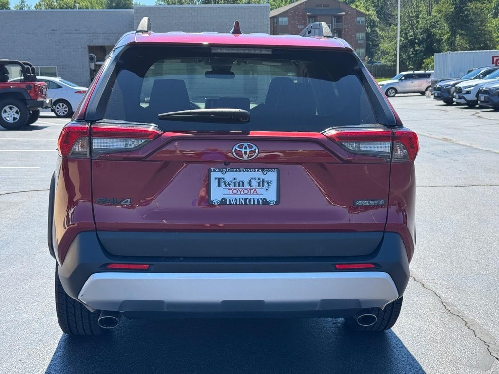 Toyota RAV4 Vehicle Image 6