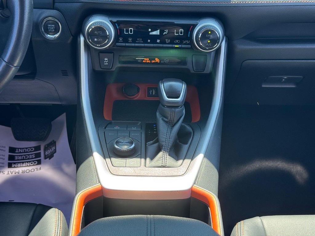 Toyota RAV4 Vehicle Image 15