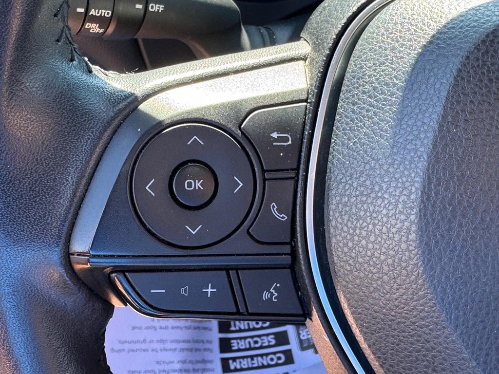 Toyota RAV4 Vehicle Image 18