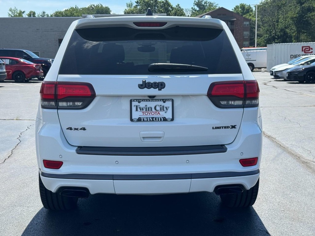 Jeep Grand Cherokee Vehicle Image 6