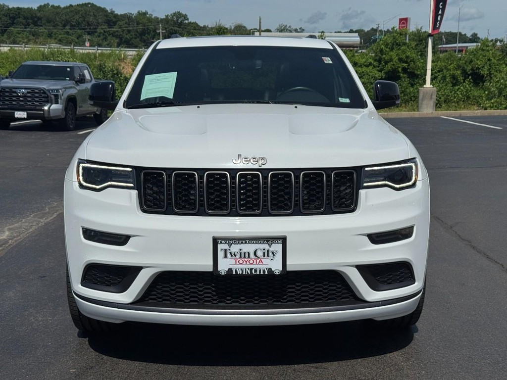Jeep Grand Cherokee Vehicle Image 10