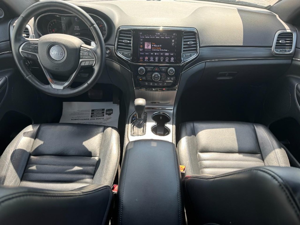 Jeep Grand Cherokee Vehicle Image 12