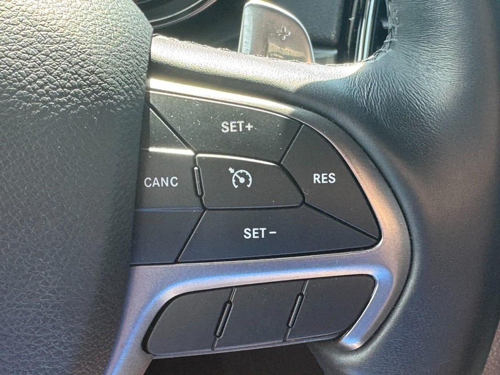 Jeep Grand Cherokee Vehicle Image 20