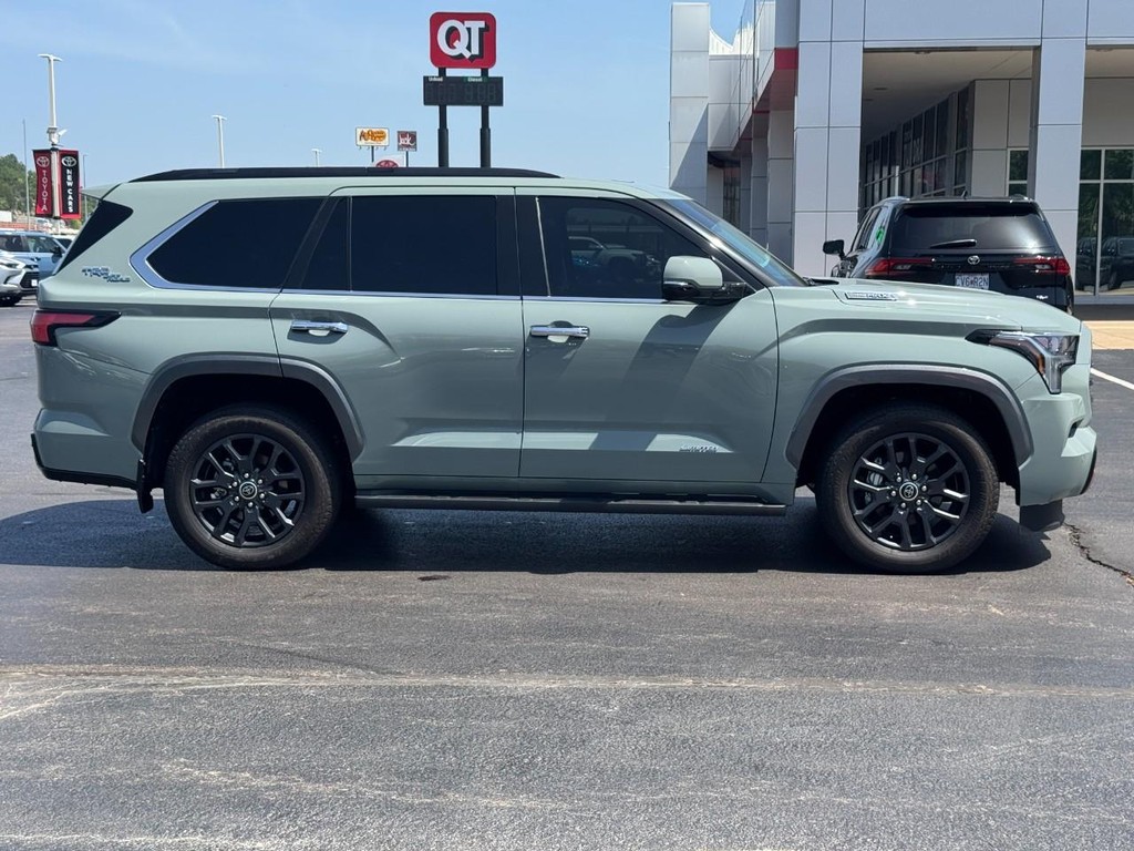 Toyota Sequoia Vehicle Image 2