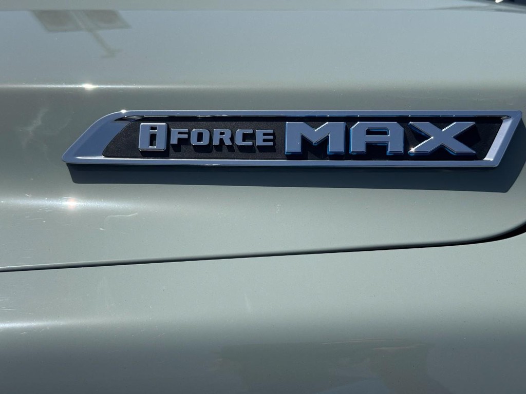Toyota Sequoia Vehicle Image 10