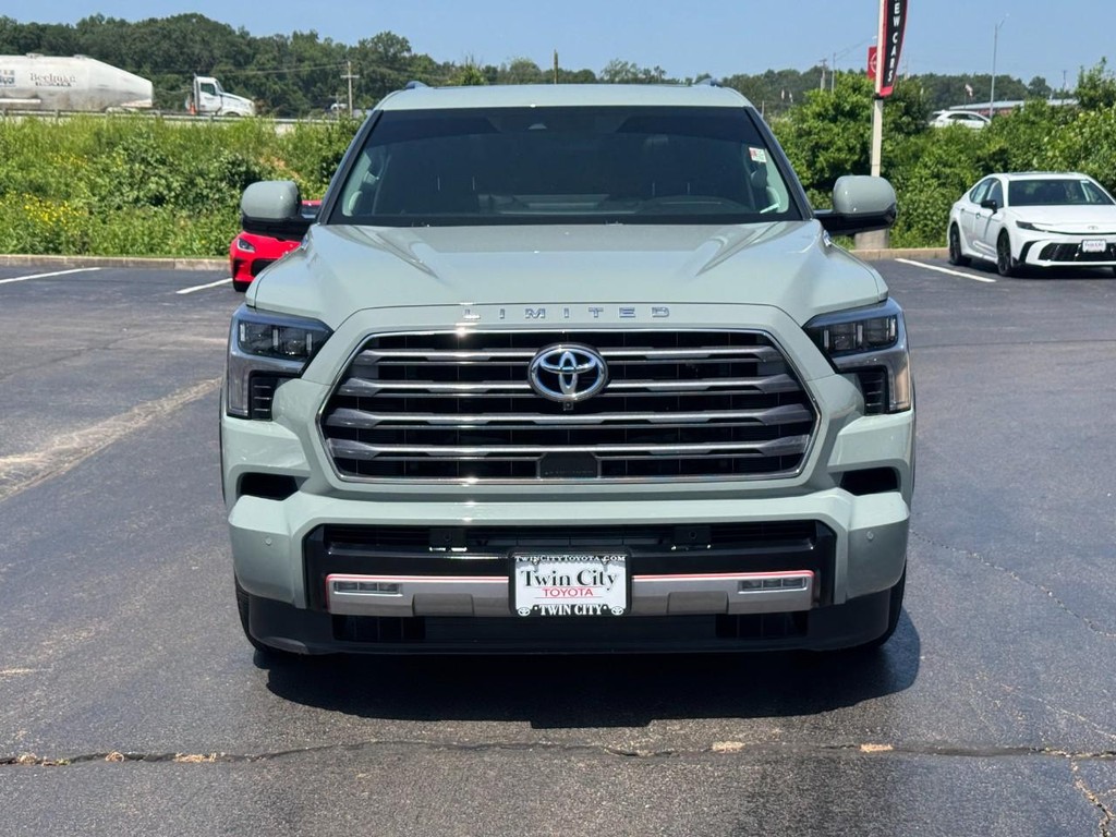 Toyota Sequoia Vehicle Image 12