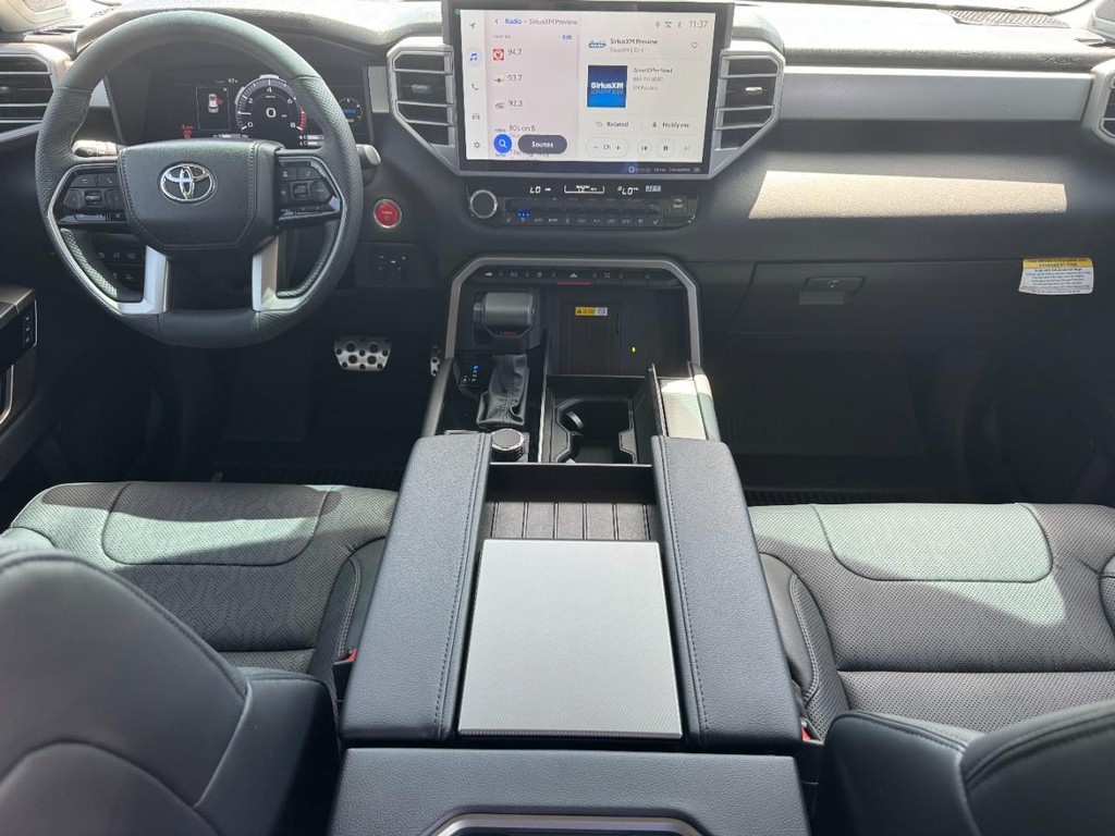 Toyota Sequoia Vehicle Image 17
