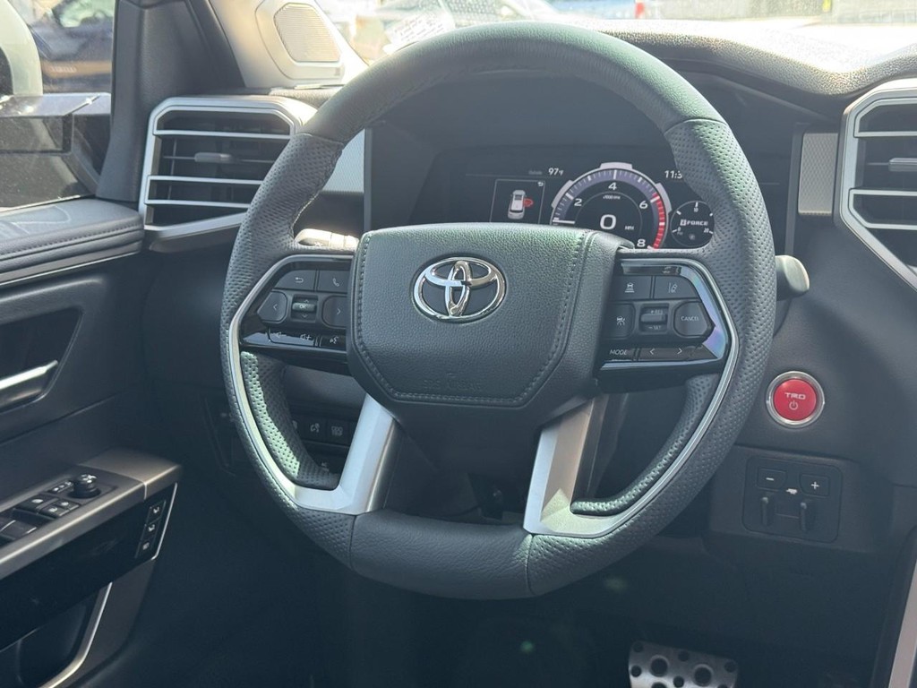 Toyota Sequoia Vehicle Image 18